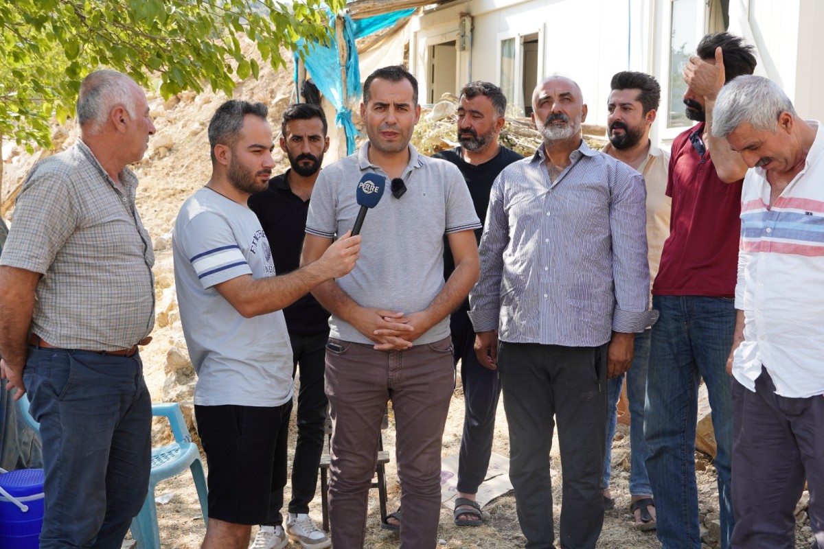 Girik köyü Kürk mezrasında yol, su ve elektrik isyanı: ‘Mezramıza hizmet istiyoruz’  - Videolu Haber